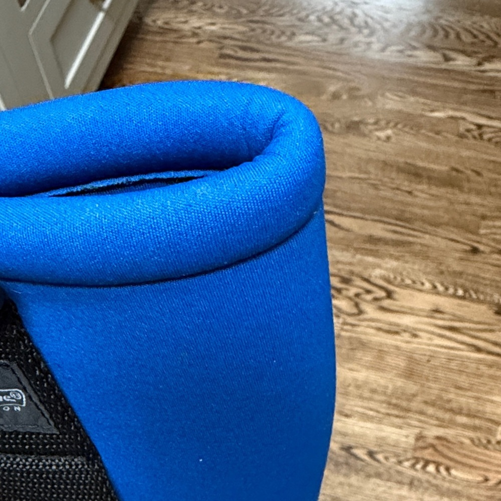 Nalgene Blue Neoprene Bottle Sleeve with Loop - Picture 6 of 6
